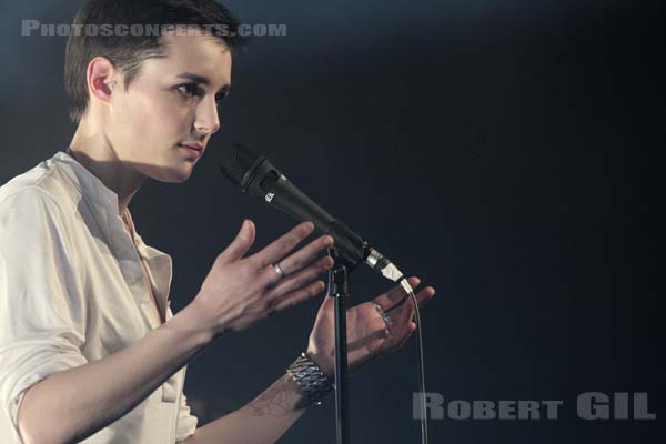 SAVAGES - 2014-03-21 - PARIS - Gaite Lyrique - Camille Berthomier